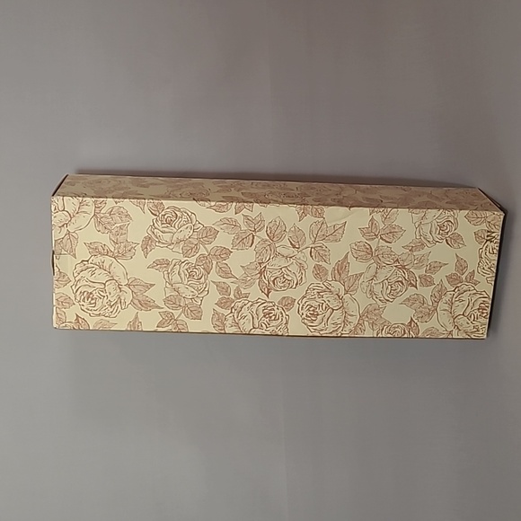 Victorian Crowne Fine Porcelain Doll - Picture 7 of 8